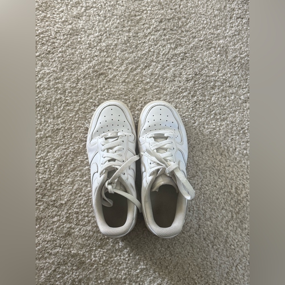 White Nike Air Force